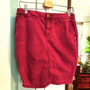 Marc by Marc Jacobs mini skirt with elastic hem on the back.